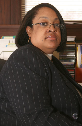 Mona Davenport, director of Minority Affairs, earned a Bachelor&#39;s degree in sociology and African-American studies and a Master&#39;s degree in educational ... - aa7df972dc79f1bc975c20c36175da4d