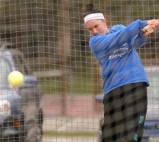 Softball travels to Peoria 