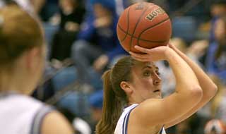 Womens BBall: Galligan gets it done from the block 