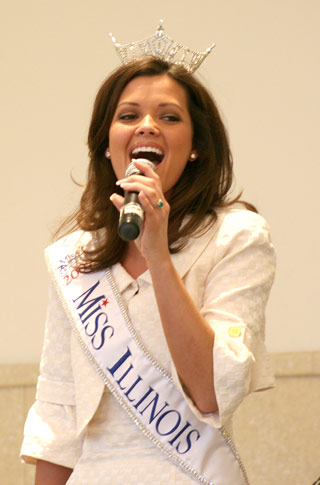 Miss Illinois hopes to help communities 
