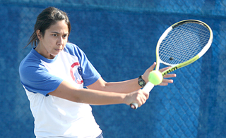 Womens tennis begin conference play 