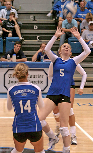 Volleyball: Conference play begins 