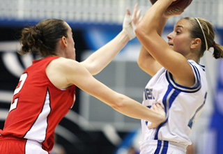Womens Basketball: Women lose in championship 