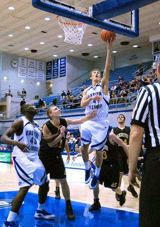 Mens Basketball: Panthers drop three straight during break 