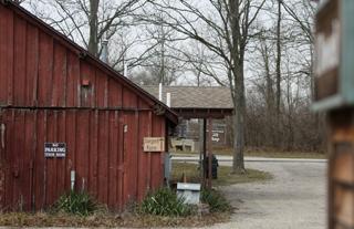 Lincoln Log Cabin waits to reopen 