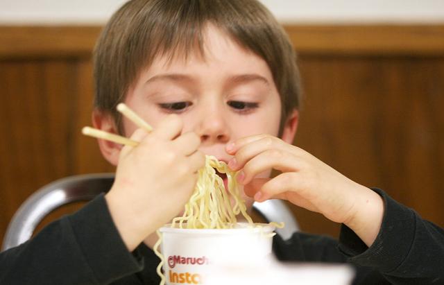 Feature Photo: Ramen noodle fundraiser 