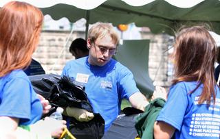 Students, community unite for day of service 