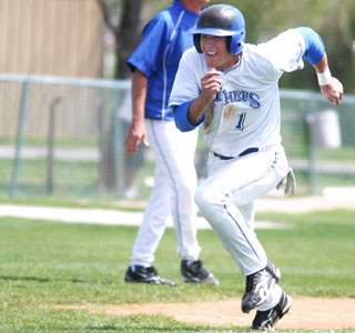 Baseball: Stars replacements take on tough tasks 