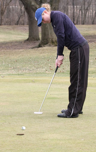 Golf: Riordan leads after first round 