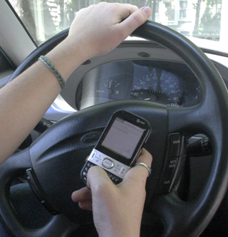 Cell phones can cause car crashes, death 