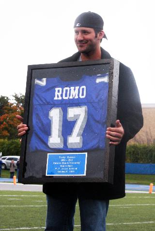 Homecoming 2009: Romo gracious, humble in honor 