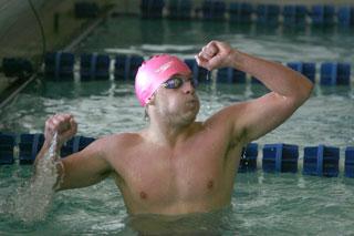 Swimmers look for fourth-straight win 