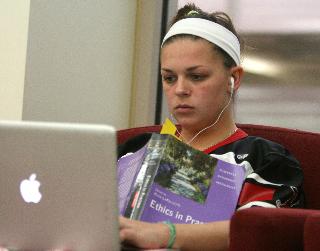 Students consider option of online courses 