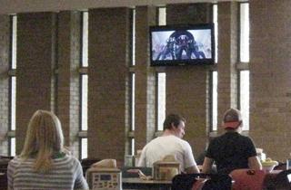 MtvU donates new flat screen TVs to Thomas Dining Center 