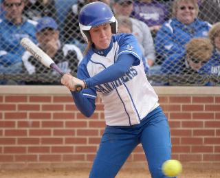 Softball looks to improve record in Florida 