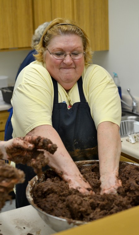 Photo: Community bonds with baking