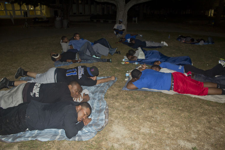 Photo: Phi Beta Sigma sleep out for veterans