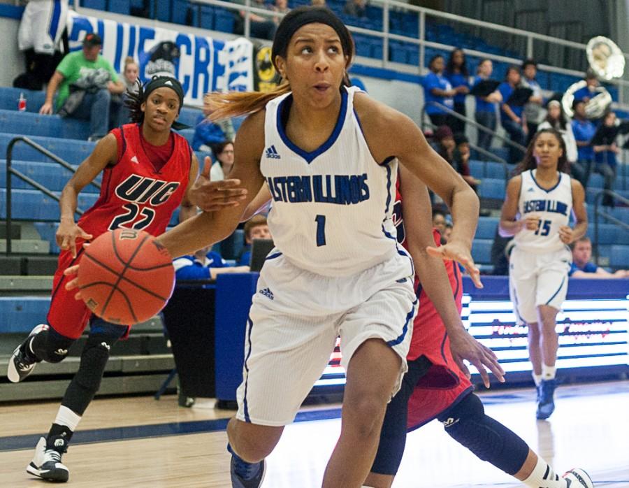 Sophomore+guard+Phylicia+Johnson+attempts+a+drive+to+the+basket+against+Illinois-Chicago+during+the+Panthers+78-66+loss+on+Dec.+14+at+Lantz+Arena.