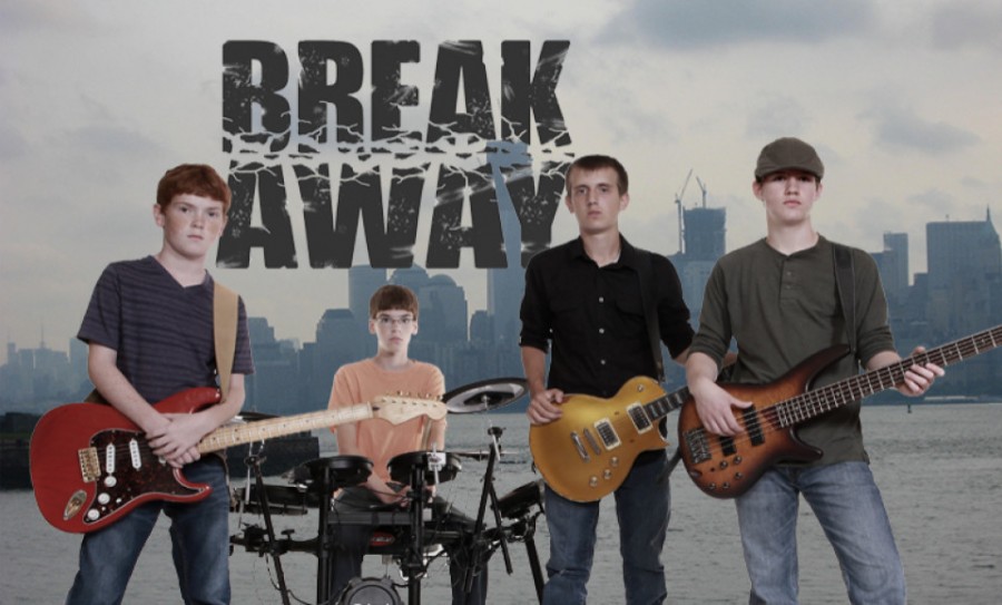BreakAway+local+band+performs+at+the+Jackson+Avenue+Coffee+Saturday.+