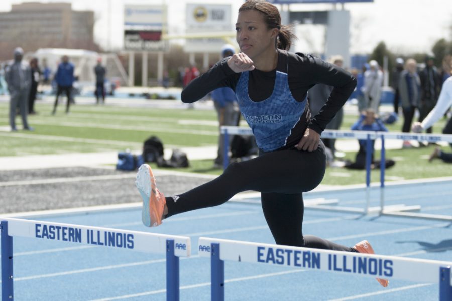 Senior+Amina+Jackson+placed+third+in+the+womens+400+meter+hurdles%2C+second+in+the+4x400+meter+relay%2C+14th+in+the+400+meter+dash%2C+and+16th+in+the+100+meter+hurdles+prelims+during+the+EIU+Big+Blue+Classic+on+April+2+at+OBrien+Field.