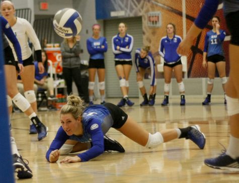 Maria Brown attempts a dig Saturday against Murray State at Lantz Arena. The Panthers lost the match 3-0 to move their record to 4-17 on the season.