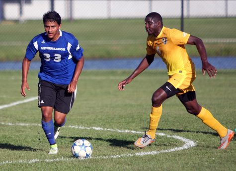 Freshman forward Alex Castaneda looks for an open teammate during the Panthers’ 3-0 loss to Valparaiso Sept. 27 at Lakeside Field. Castaneda had 1 shot on goal during the match.