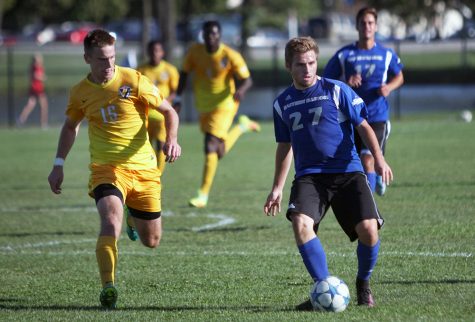 Freshman midfielder Cole Harkrader looks for an open teammate during the Panthers’ 3-0 loss to Valparaiso Tuesday, Sept. 27, at Lakeside Field. Harkrader had one shot in the match.