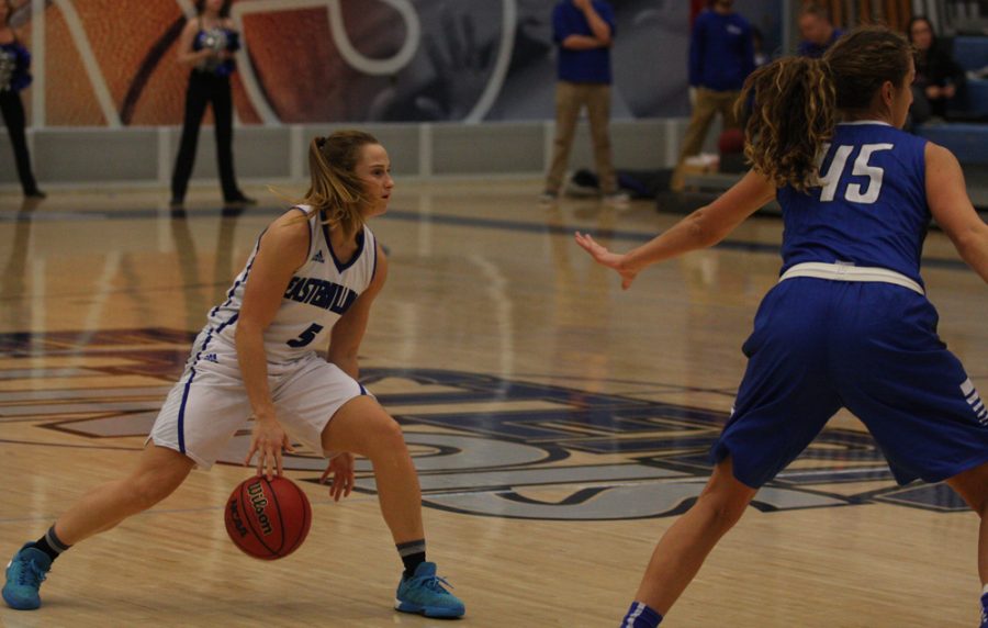 Junior Grace Lennox dribbles the ball while she scans the floor for a open teammate Monday against Indiana State at Lantz Arena. Lennox finished with 16 points in the 88-61 loss.