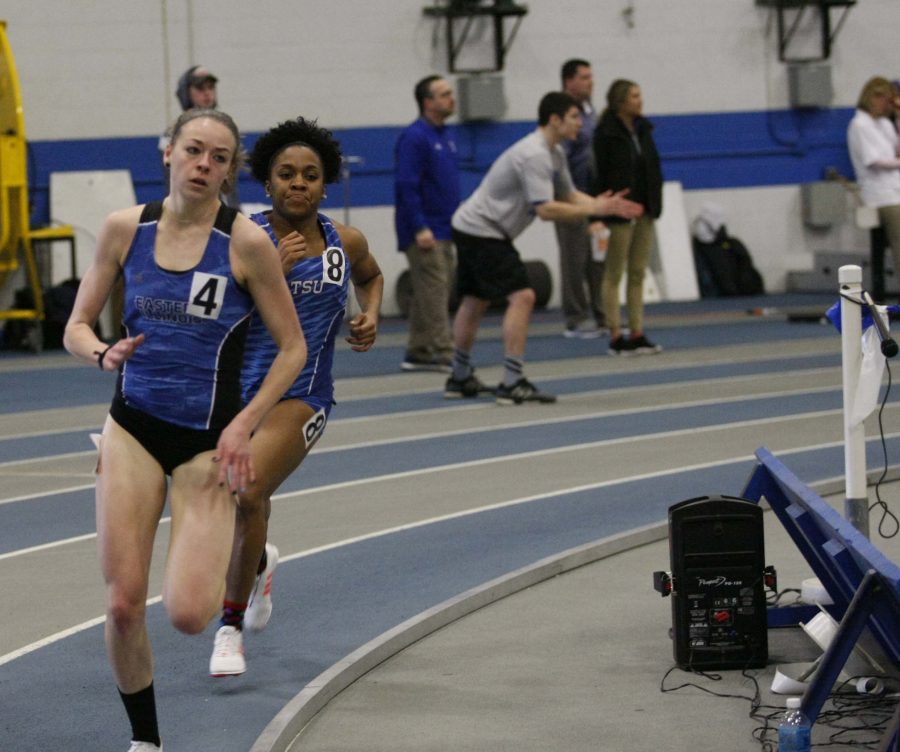 Senior Kristen Paris takes her run in the Women’s 800. Paris would go on to win the race running a time of 2:11. About the race Paris said “I wasn’t expecting the race to go the way it did, but I had to focus on my own race and not worry about the things happeneing around me.”