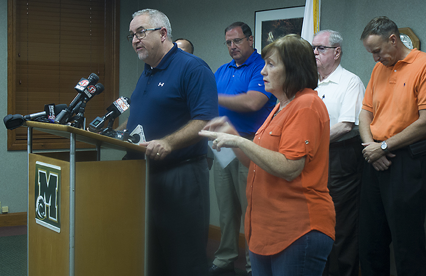 Cassie Buchman | The Daily Eastern News
Mattoon School District Superintendent Larry Lilly speaks at a press conference following a shooting at Mattoon High School. One student was taken into custody after he shot another student.