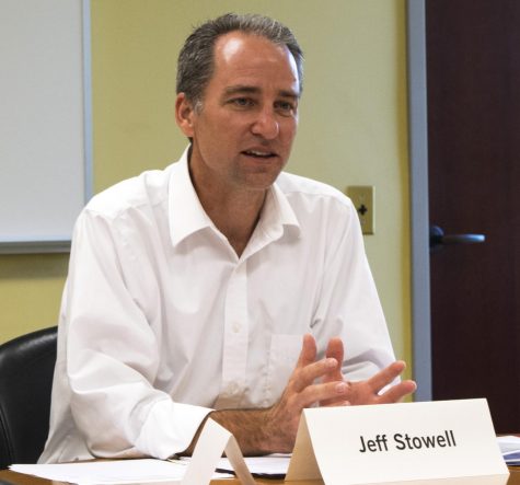 Jeff Stowell is a psychology professor and the vice chair of faculty senate. Stowell led the shared governance discussion at the senate’s meeting Tuesday in Booth Library.