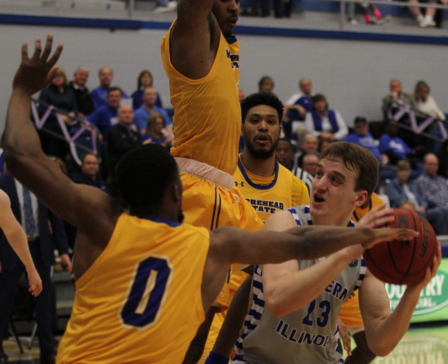 JJ Bullock | The Daily Eastern News
Eastern freshman Ben Harvey drives the basket through a scrum of Morehead State defenders in the Panthers 84-78 loss Saturday in Lantz Arena. Harvey had 11 points on 5-of-8 shooting.