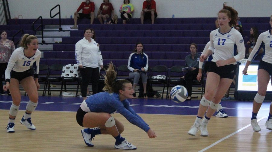 Adam Tumino | The Daily Eastern News 
Eastern libero Madison Cunningham lunges forward for a dig in the Panthers 3-2 loss to Evansville on Sept. 14. Cunningham recorded a career-high 37 digs in the match, averaging 7.4 per set.   