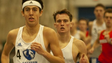 Karina Delgado | The Daily Eastern News
Marcus Skinner (left) and Dustin Hatfield (right) lead a pack of runners together during a distance event at the EIU John Craft Invite Jan. 18 in the Lantz Field House. Eastern’s track and field program competes at the Grand Valley State Big Meet Friday.