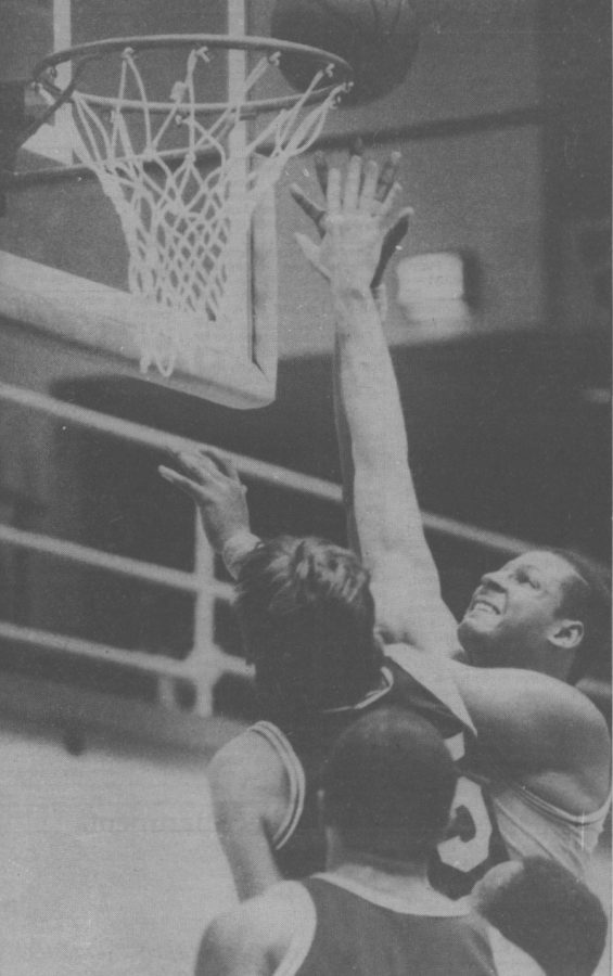 Eastern Center Kevin Duckworth muscles inside for two of his 12 points from Dec. 10, 1984.