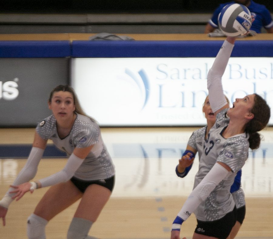 Eastern+outside+hitter+Kylie+Michael+connects+on+a+kill+attempt+in+a+match+against+Southern+Illinois-Edwardsville+on+Oct.+5+in+Lantz+Arena.+Michael+had+7+kills+in+the+match%2C+which+Eastern+lost+3-1.+