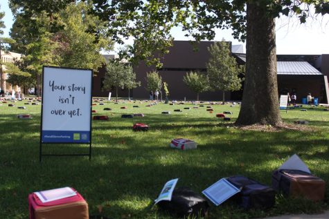 Send Silence Packing and Behind the Backpacks provide a display of backpacks with personal stories written on them about people who have lost their life to suicide and those who have survived. The display aims to prevent suicide and have others read these messages. The display lasted from 9 in the morning until 4 in the afternoon on Monday.