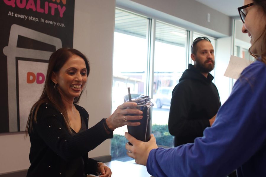 For the first 100 customers, store franchisee and owner Krishna Patel handed out free insulated tumblers. Krishna said they were looking at Charleston for a long time and were trying to find the right location. “We’re looking forward to working with the community, college, everyone,” Krishna said.