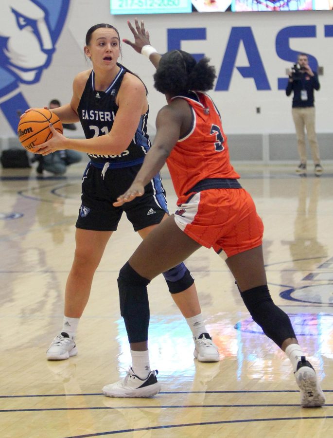Hannah Purcell (21) looks for an opportunity to pass during the womens basketball game against the University of Tennessee-Martin Skyhawks at Lantz Arena Thursday night. The Panthers won 73-50 and are now 13-0 in conference play.