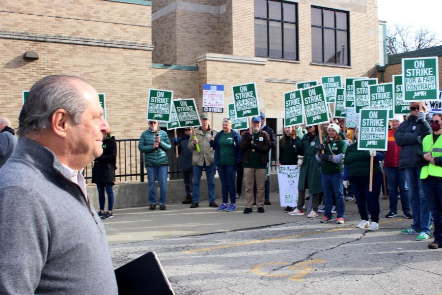 University President David Glassman walks into the first bargaining meeting since EIU-UPI started picketing. This is the unions second day of picketing for a fair contract.