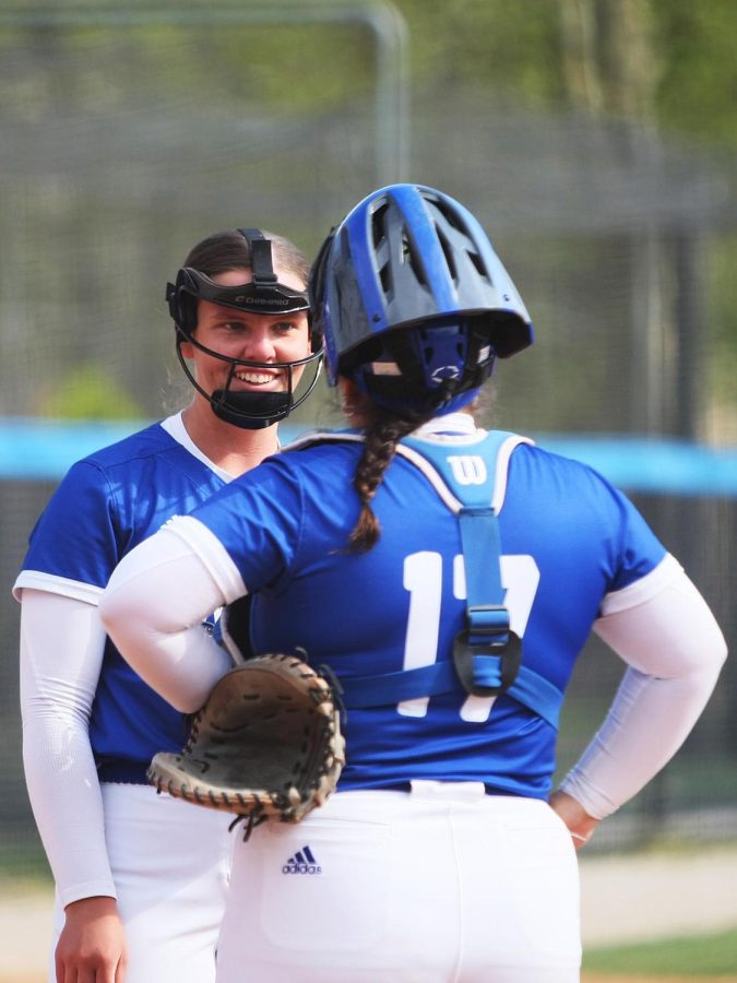 Kaufman talks to catcher Amber Cieplinski in between innings in the game against IUPUI
Tuesday afternoon.