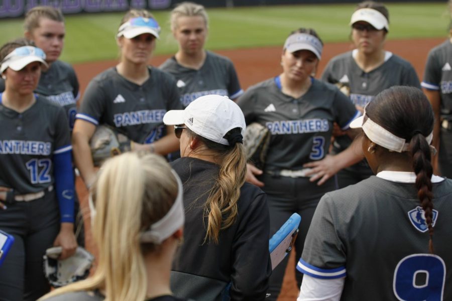 Head+coach%2C+Tara+Archibald%2C+speaks+to+her+team+between+innings+during+the+softball+programs+first+ever+NCAA+Regional+appearance+at+Sharon+J.+Drysdale+Field+on+the+Northwestern+University+campus+on+May+19+in+Evanston%2C+Il.+The+Panthers+lost+2-0+to+the+Wildcats.