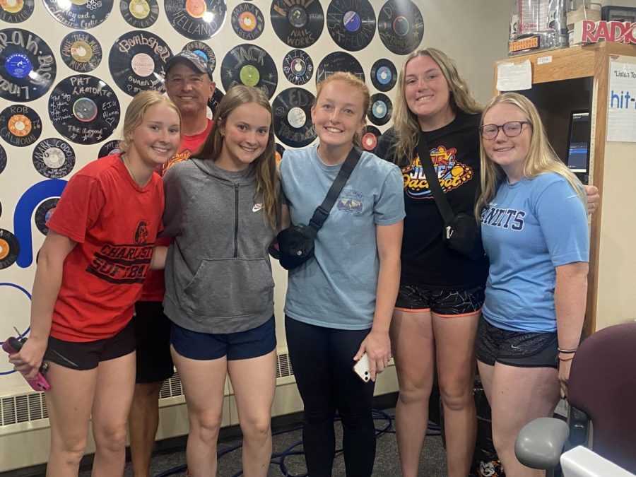 (pictured left to right) Maci Mayhall, Blaine Mayhall, Erin Blair, Kaylin Wilson, Karah Moore, and Clara Cox posing for photo in Hitmix 88.9 WEIU.