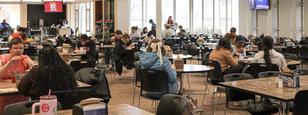 South Quad dining at lunchtime rush on Monday January 29th, 2024 