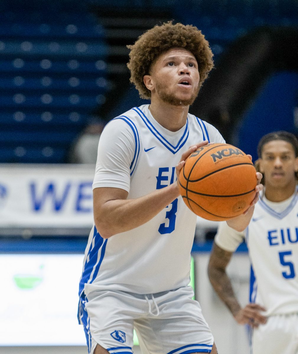 Junior guard Meechie White shoots a free throw during the men’s basketball 70-68 loss to Southern Indiana at Groniger Arena on Saturday.