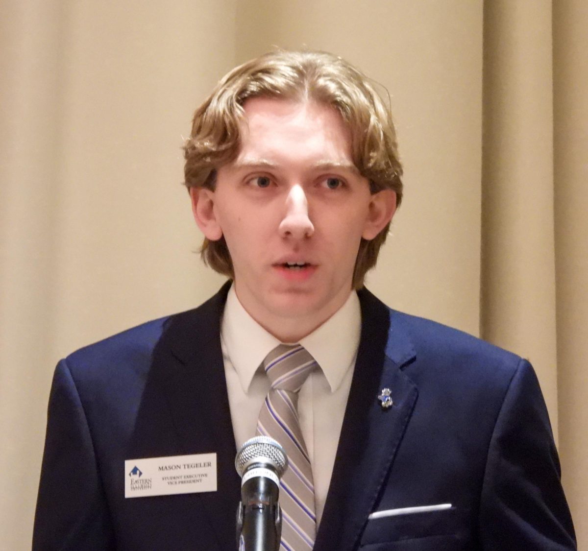 Executive Vice President Mason Tegeler gives his platform statement for Student Body President at an unofficial student government meeting on Wednesday in the University Ballroom.